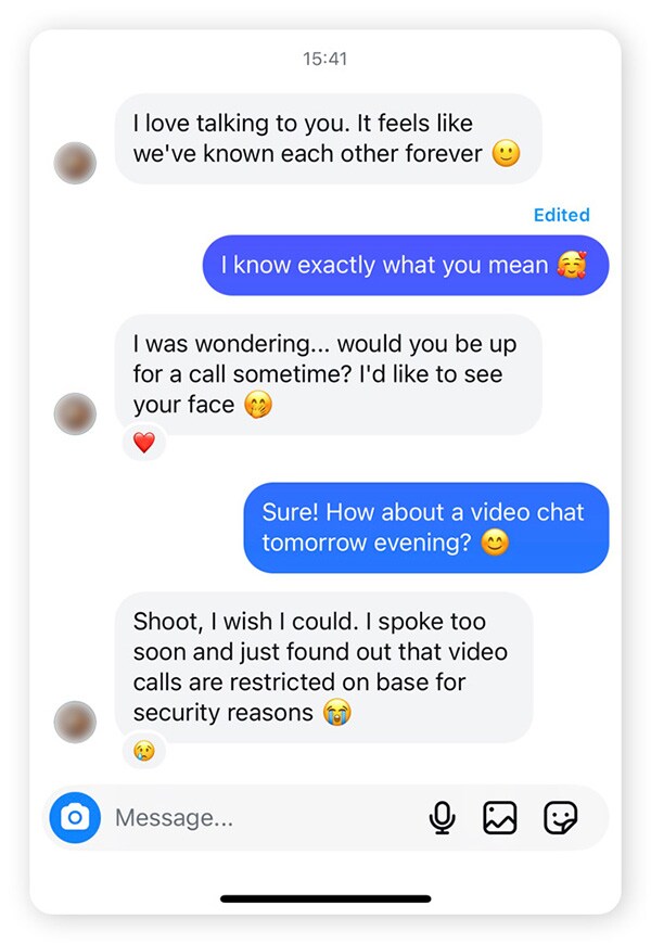 A military romance scam chat exchange.